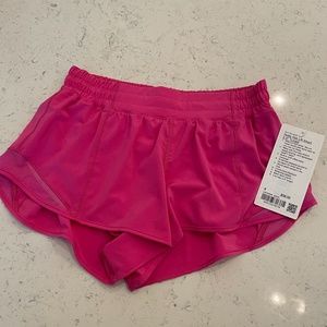 Lululemon Hotty Hot Low Rise Short 2.5"